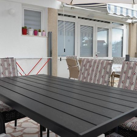 Ma-Lo Apartman Pirovac Kültér fotó