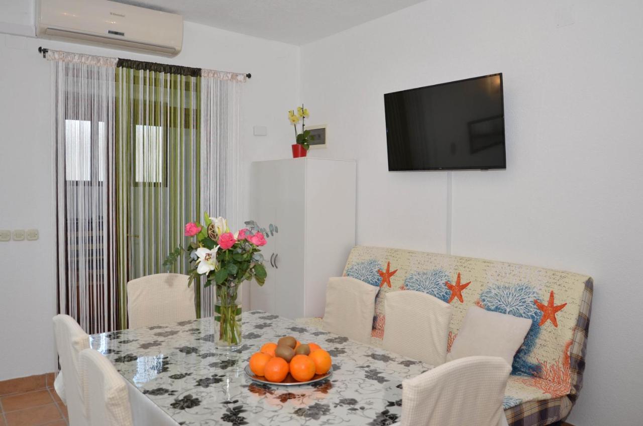 Ma-Lo Apartman Pirovac Kültér fotó