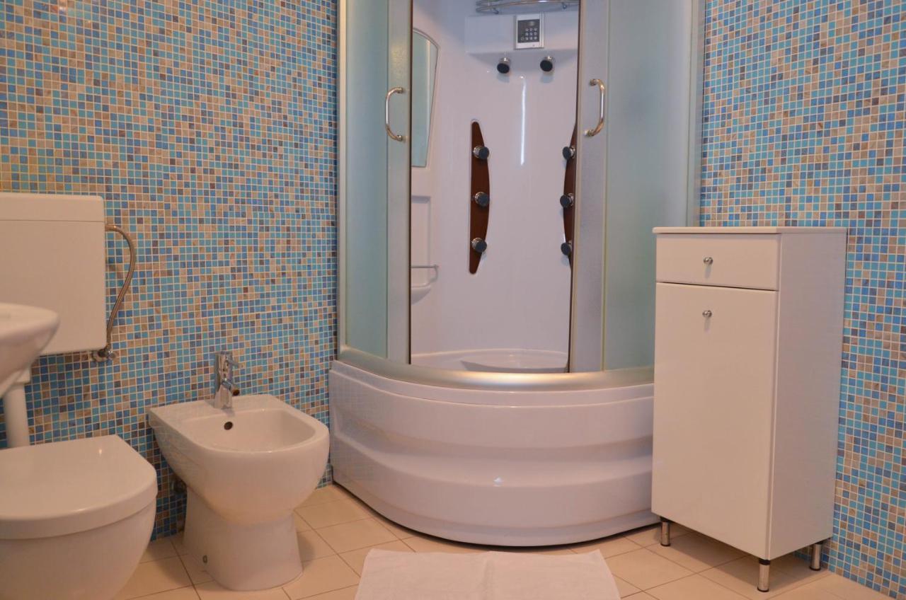 Ma-Lo Apartman Pirovac Kültér fotó