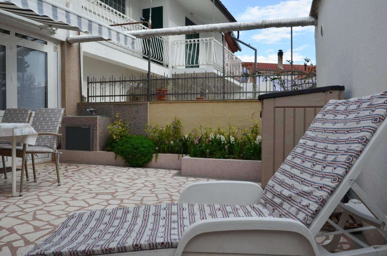 Ma-Lo Apartman Pirovac Kültér fotó